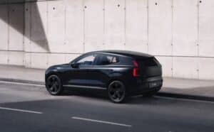 Volvo EX30 Black Edition: elegante abito nero per il SUV elettrico compatto [FOTO]