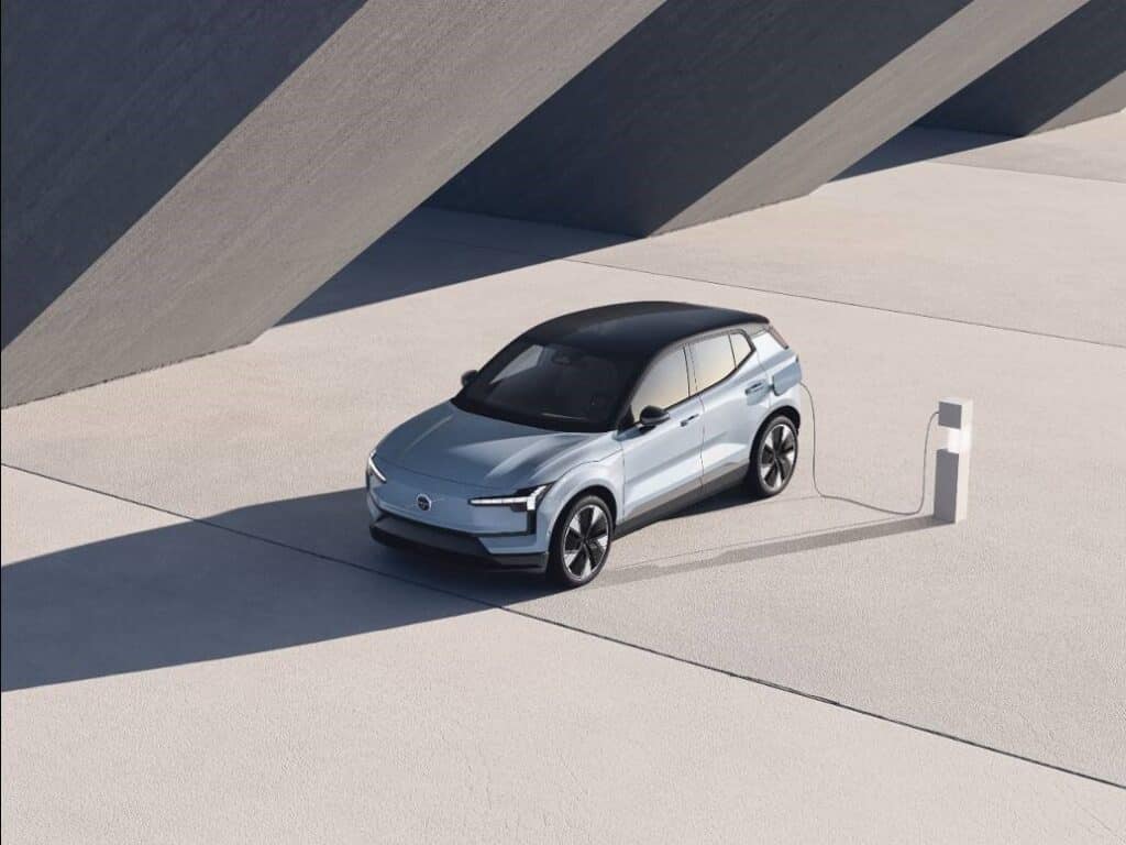 Volvo: un anno di ricarica gratuita per chi acquista un’elettrica