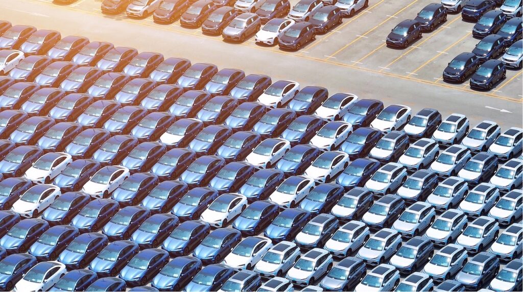 Mercato auto Italia 2025: in crescita il noleggio a lungo termine