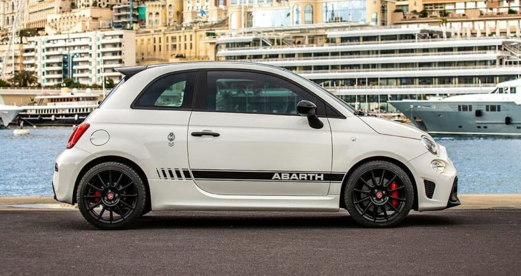 Abarth valuta il ritorno ai motori a benzina