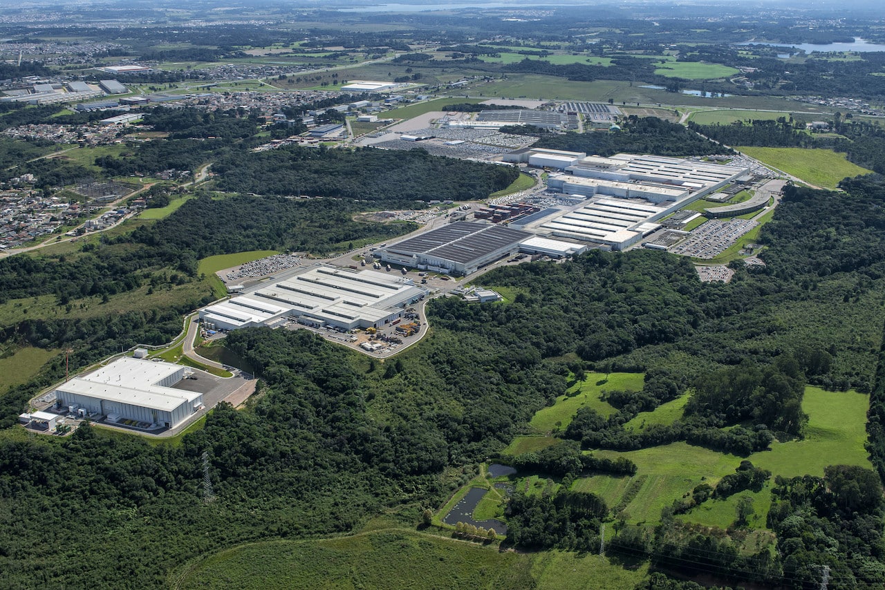 Renault: si rafforza la partnership con Geely, ora anche in Brasile