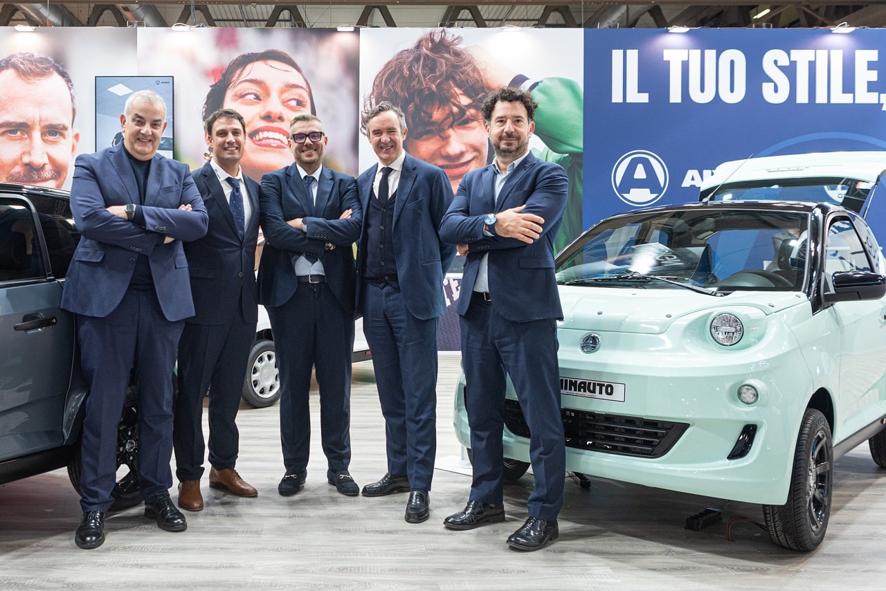 Aixam e Agos Renting a EICMA 2025 annunciano accordo strategico sulla micromobilità urbana