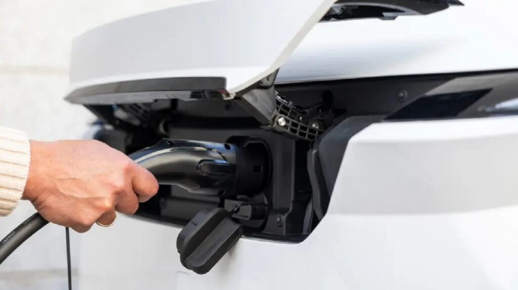 Auto elettriche usate: l’80% mantiene oltre il 90% della capacità della batteria secondo uno studio
