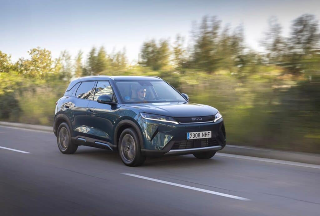 BYD Atto 2 DM-i: il SUV compatto ora è anche ibrido plug-in [FOTO]