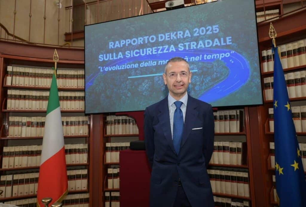 Sicurezza Stradale: DEKRA evidenzia il ruolo chiave dell’uomo e dell’IA nella sua Vision Zero