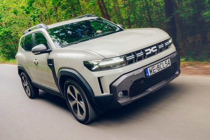 Dacia Duster 2026: aperti gli ordini del nuovo SUV ibrido con motori mild-hybrid 140 e hybrid 155