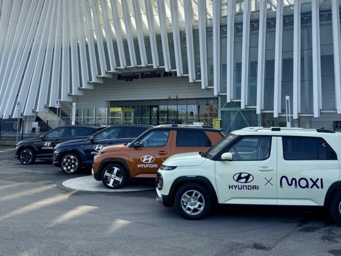 Hyundai e Maxi Mobility insieme per il Mobility Hub di Reggio Emilia: servizio corporate rent 100% EV [FOTO]