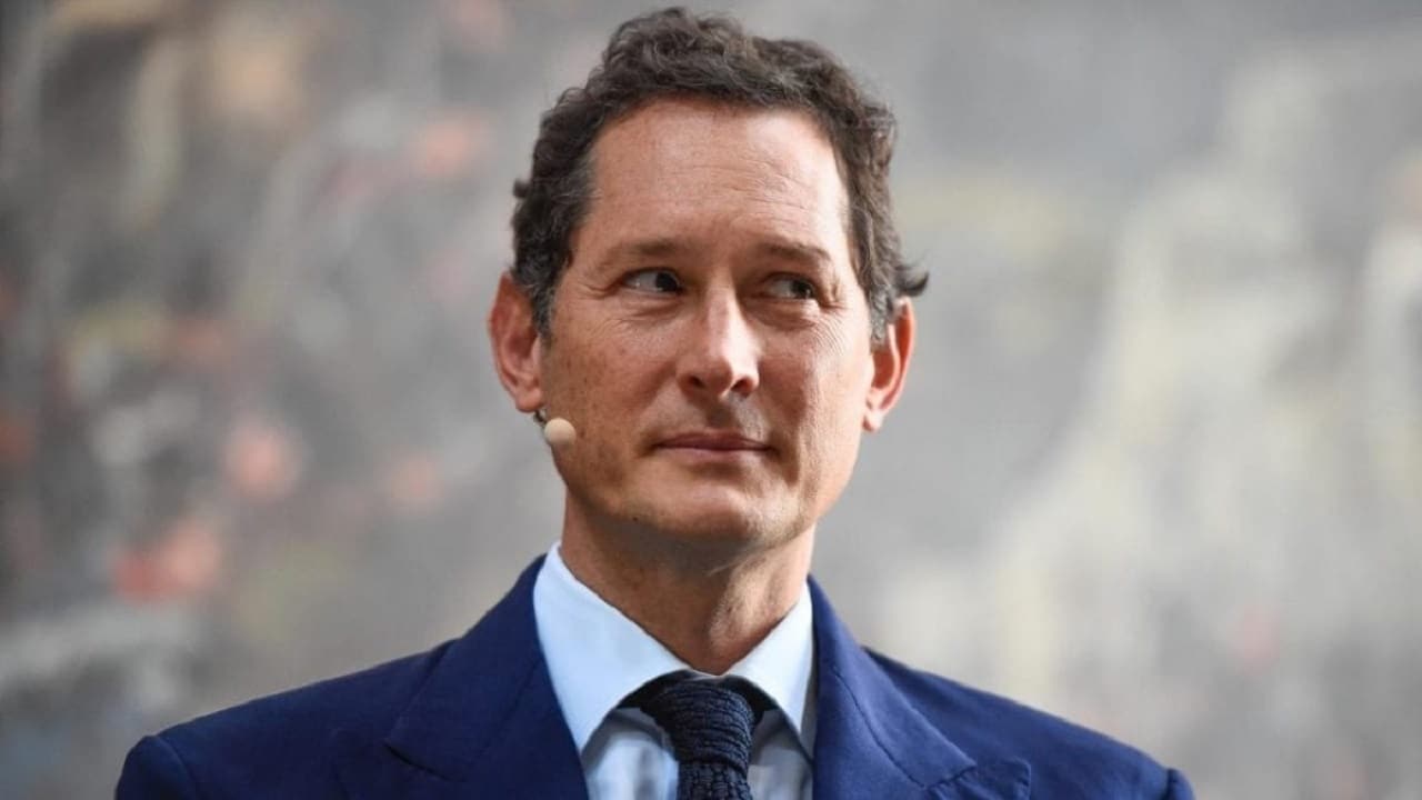 John Elkann: “Il mercato non è pronto per le auto elettriche, lasciamo scegliere i clienti”