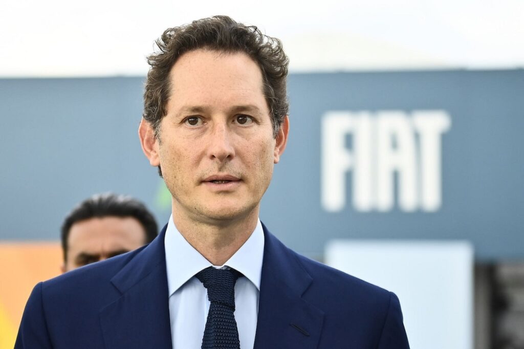 Stellantis svela le sue richieste alla Commissione Europea: il futuro dell’auto secondo John Elkann