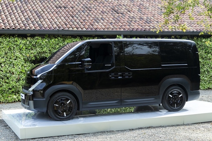 Kia PV5 Cargo: a Ecomondo 2025 il veicolo commerciale elettrico da record