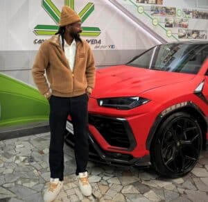 Zambo Anguissa e la sua nuova Lamborghini Urus corallo: il SUV da 650 CV del centrocampista del Napoli