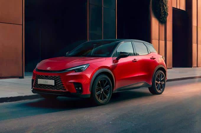 Lexus LBX Vibrant Edition: dettagli esclusivi aggiungono stile al crossover premium [FOTO]