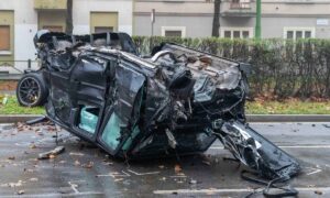 Incidente in viale Fulvio Testi a Milano, la conferma dalle telecamere: il SUV Mercedes ha “bruciato” il rosso a 150 km/h
