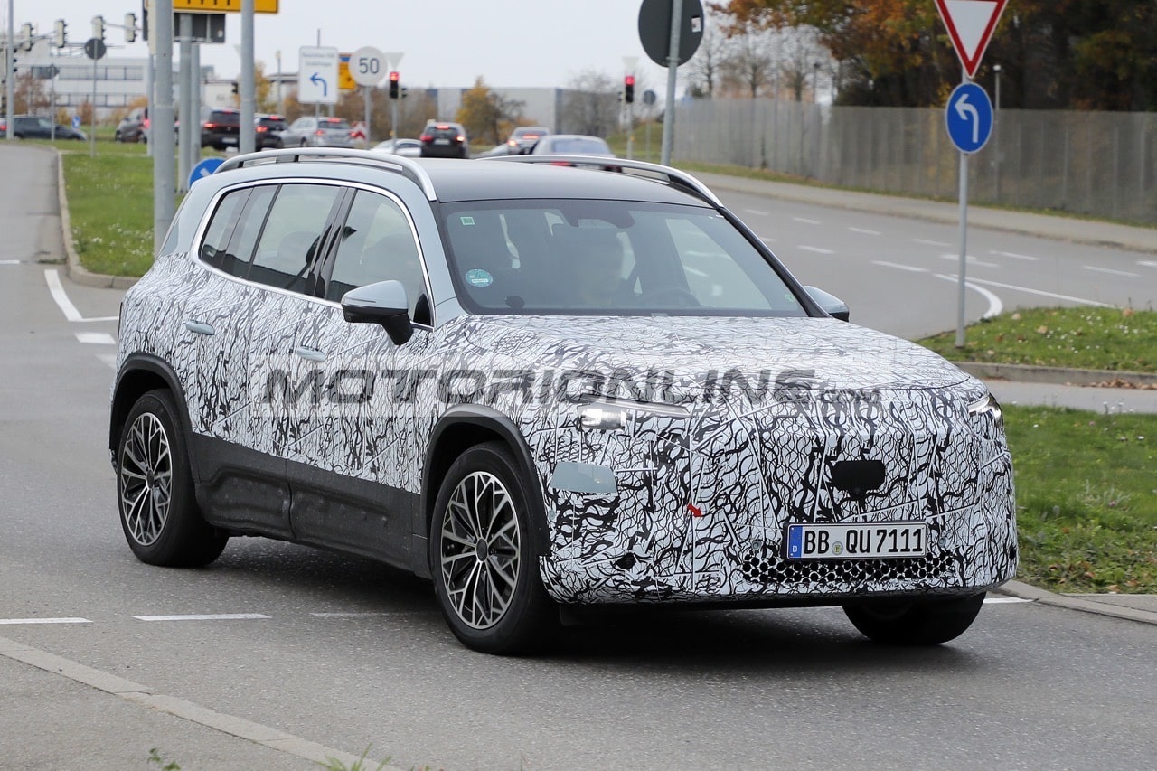 Mercedes GLB 2026: il debutto è sempre più vicino [FOTO SPIA]