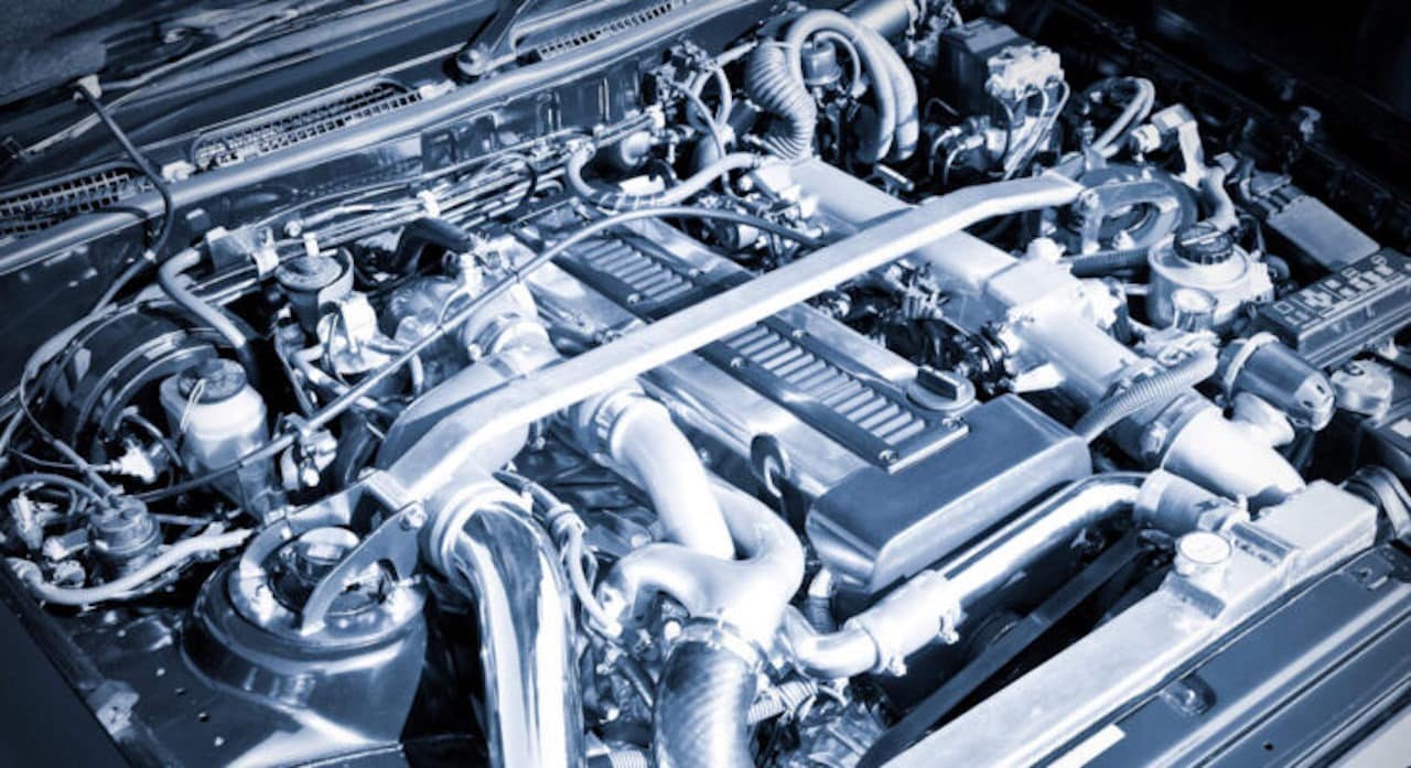 UE verso la svolta: il 10 dicembre si decide il futuro del motore endotermico