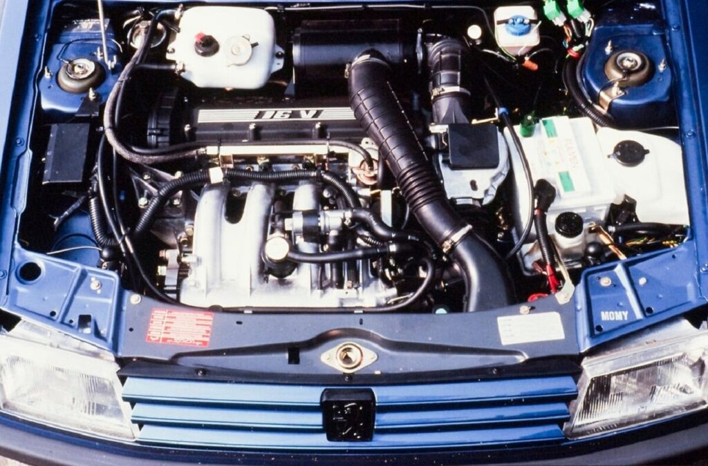 Peugeot 309 GTI 16: l'auto da famiglia con un cuore sportivo