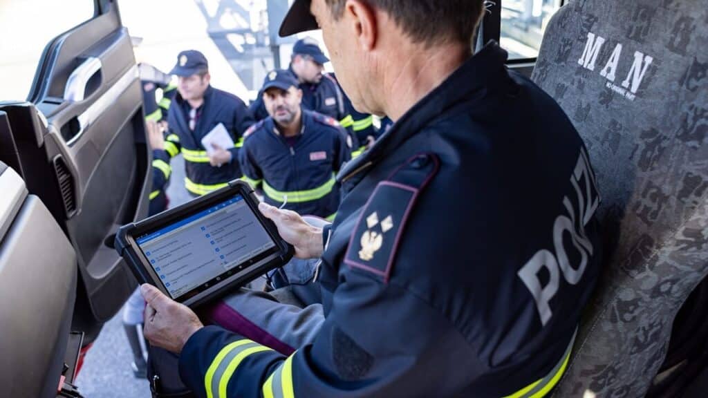Lotta ai furbetti del diesel: la polizia stradale si dota di strumenti per scovare filtri FAP e AdBlue manomessi