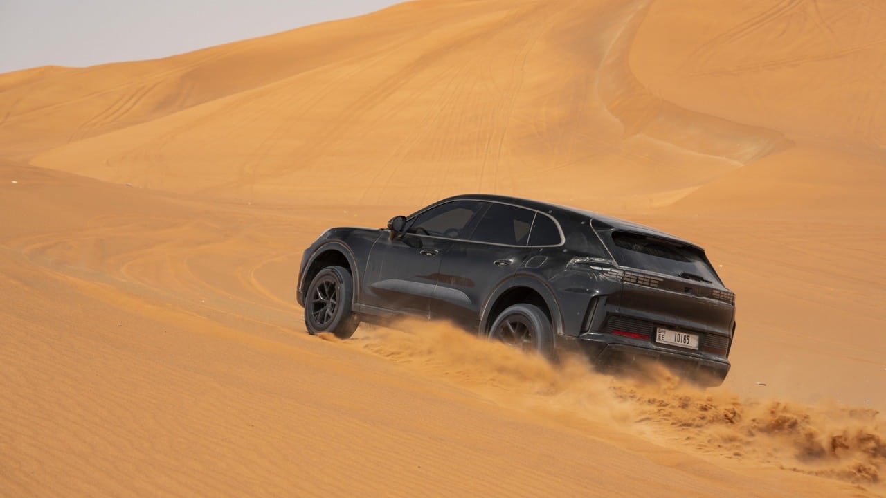 Porsche Cayenne Electric: debutto pubblico a Dubai