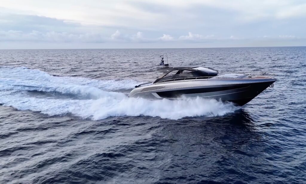 Riva 58 Capri: la prova di uno degli yacht più attesi dell’anno [VIDEO]