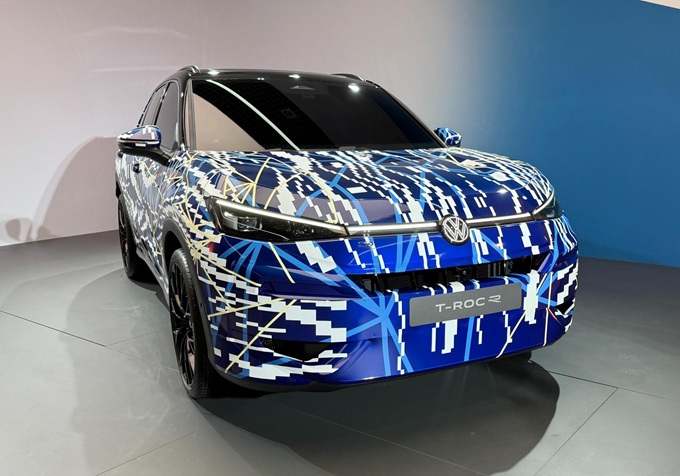 Nuova Volkswagen T-Roc R: ecco le immagini del prototipo