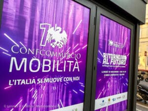 Ritorno al Futuro dell’auto: l’Italia chiede all’Europa di tornare sulla terra