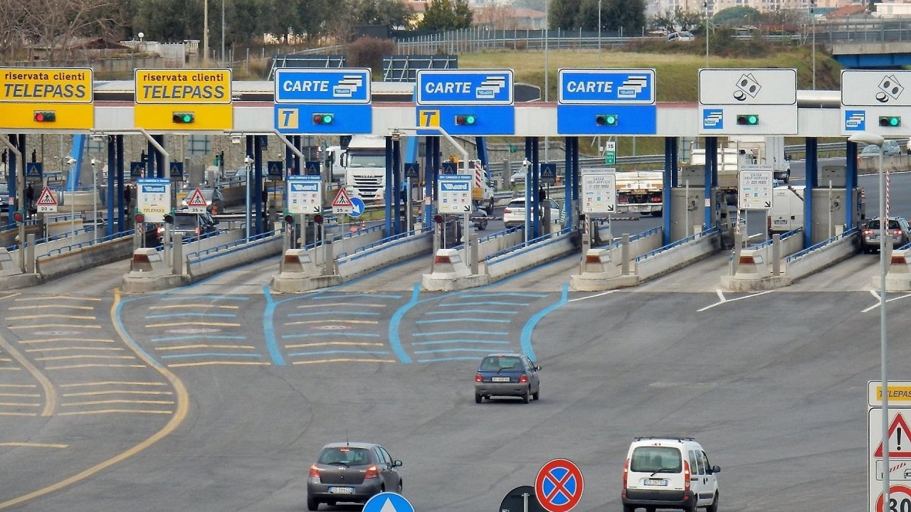 Rimborsi autostrade 2026: le criticità segnalate dal Codacons tra vincoli e limiti