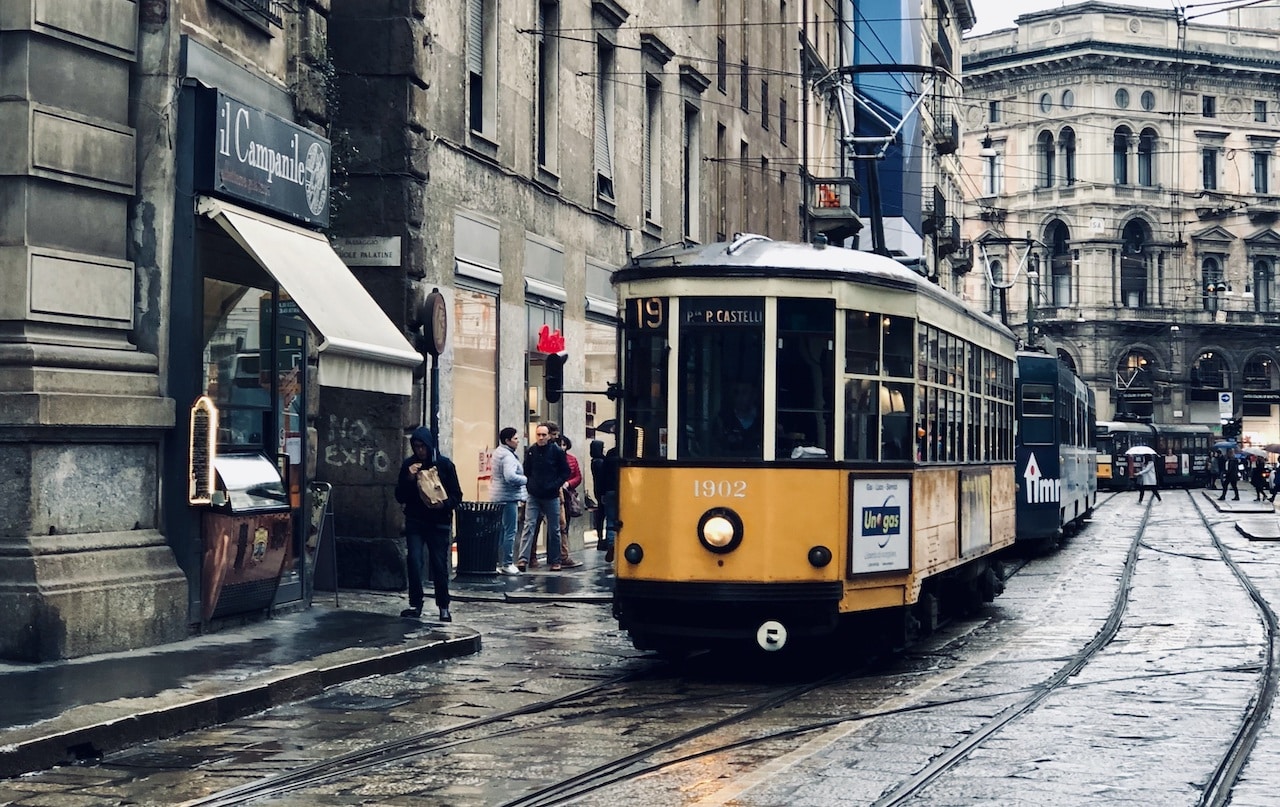 Sciopero 28 novembre 2025: a rischio treni, mezzi pubblici ed aerei