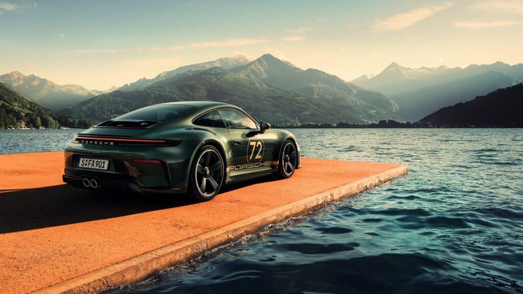 911 GT3 90 F. A. Porsche: l'auto da collezione che celebra i 90 anni del designer visionario