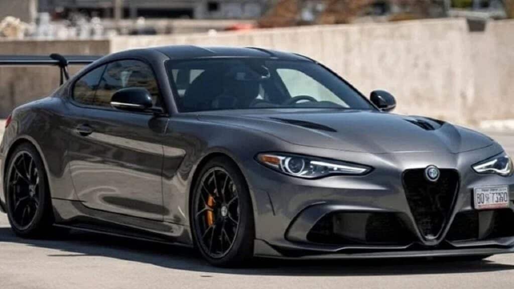 Alfa Romeo Giulia Coupé: la versione mai nata affascina ancora [RENDER]