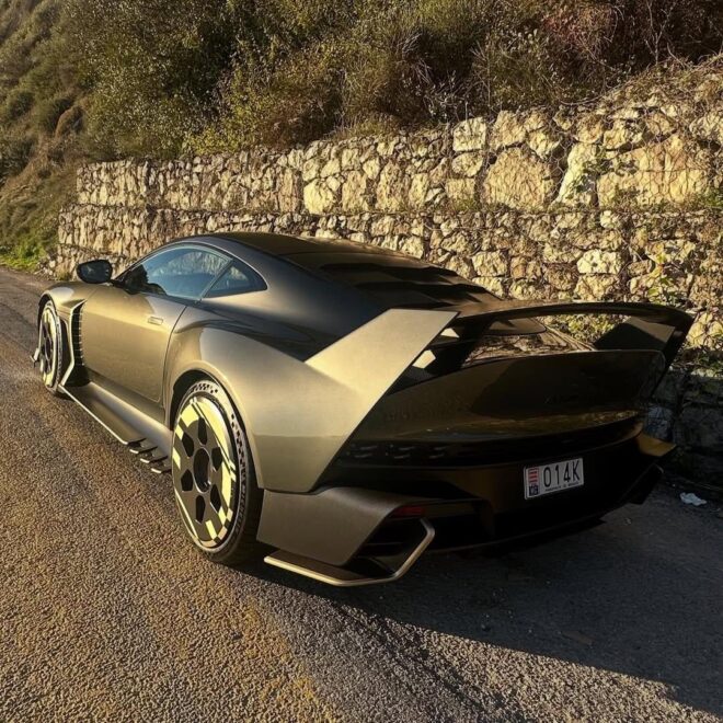 Aston Martin Valiant