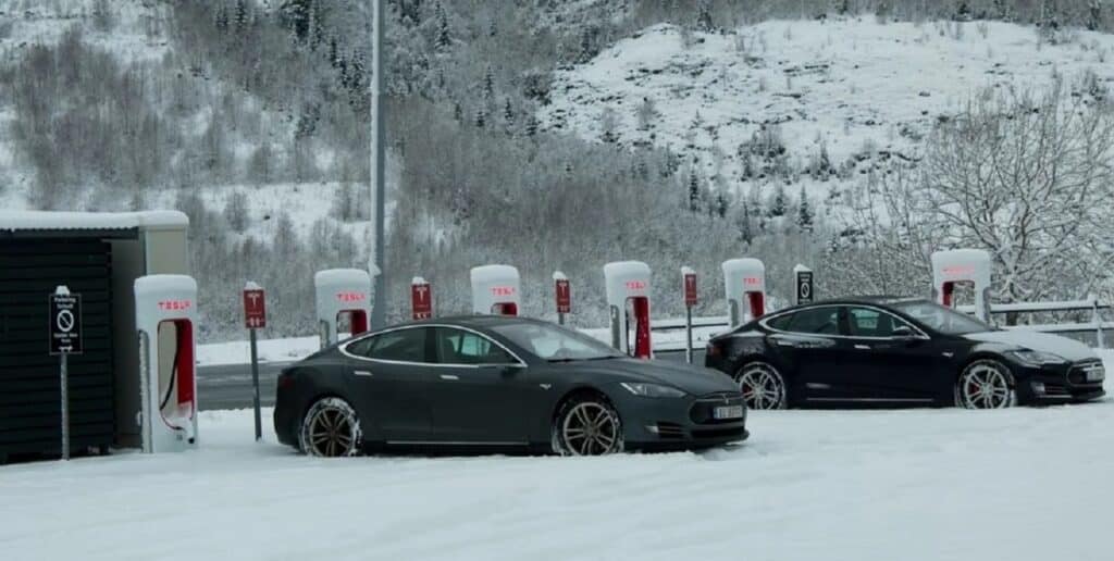 Auto elettriche: a novembre in Norvegia rappresentano il 97,6% delle nuove immatricolazioni