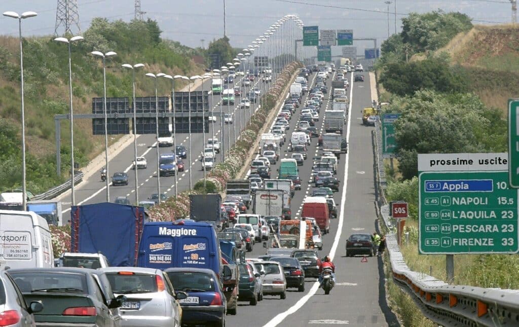 Autostrada A90: il GRA di Roma è una delle strade più trafficate a Natale in Europa, ecco il giorno peggiore