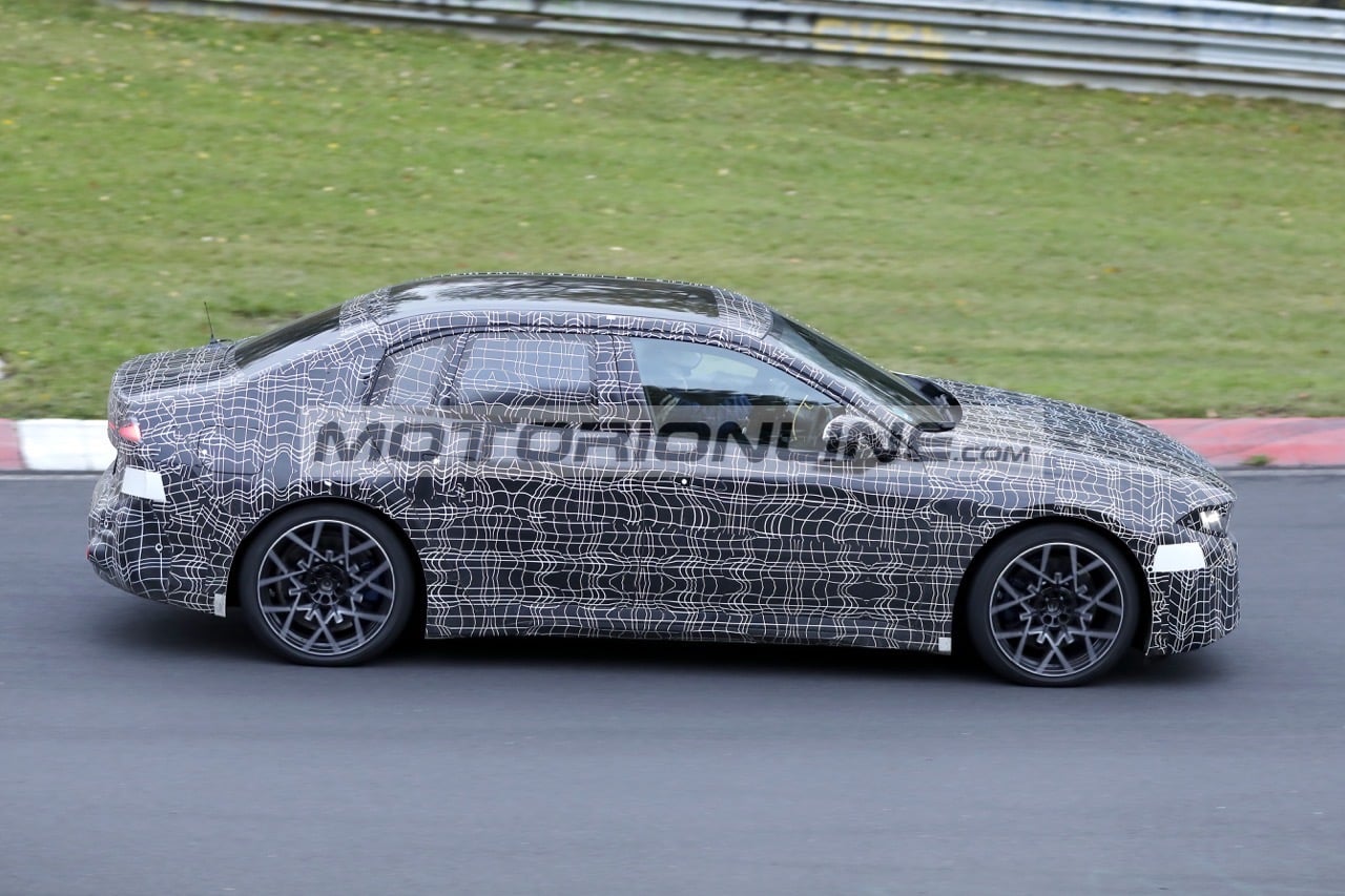 BMW Serie 3 2027: si scopre la berlina, anche elettrica