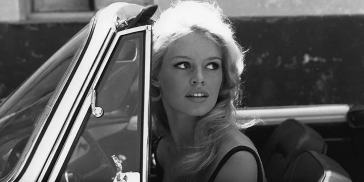 Brigitte Bardot, una grande passione per le auto. E quella Ferrari…