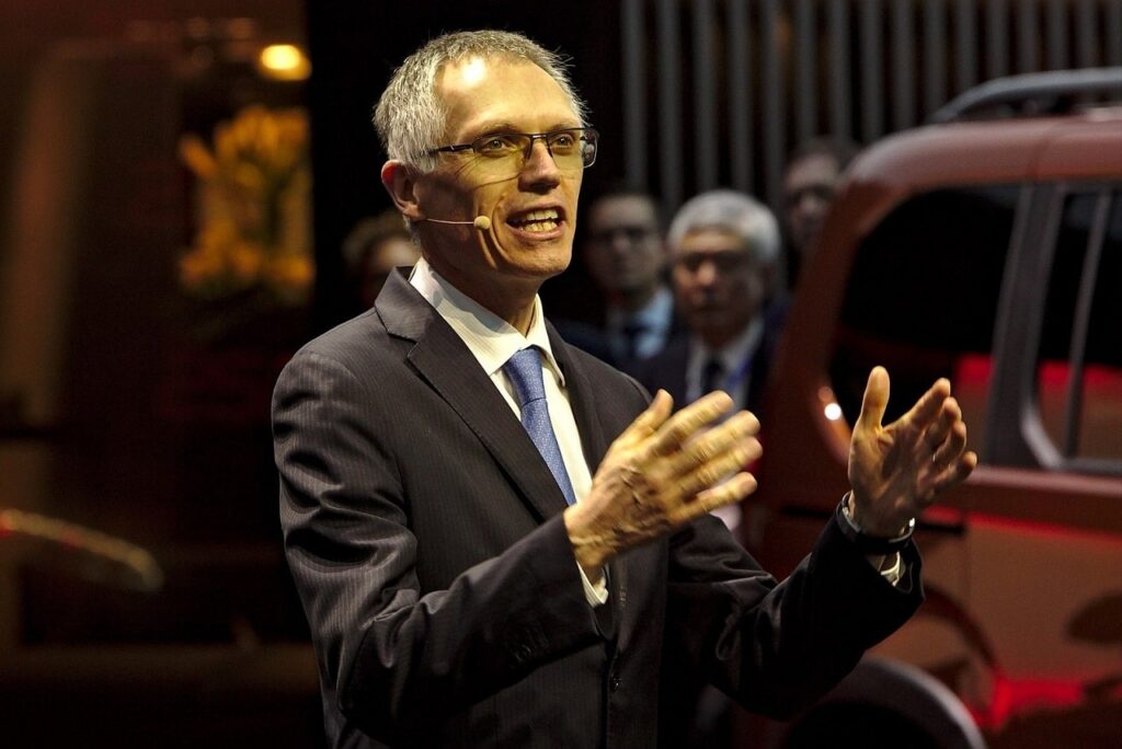 Carlos Tavares lancia l’allarme: “Il futuro dell’auto in Europa è a rischio”