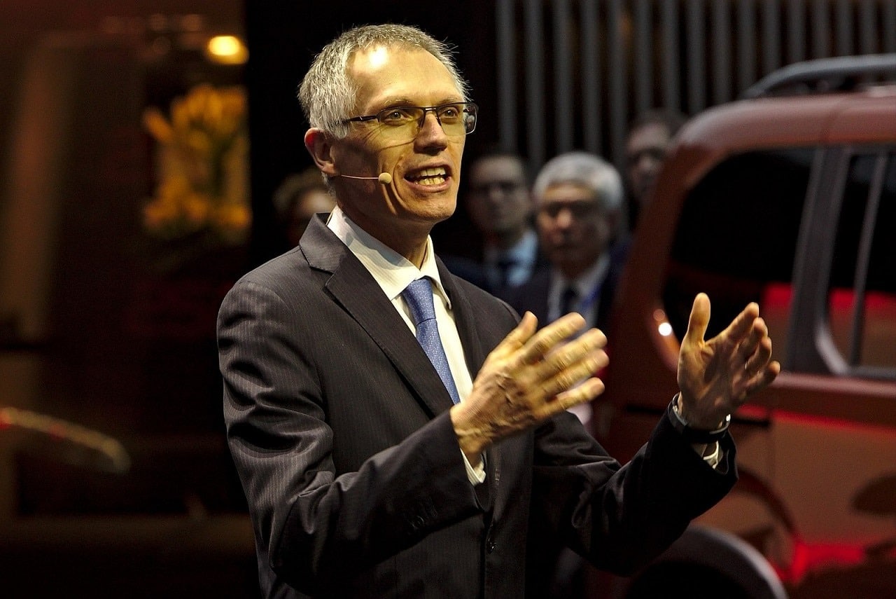 Carlos Tavares lancia l’allarme: “Il futuro dell’auto in Europa è a rischio”