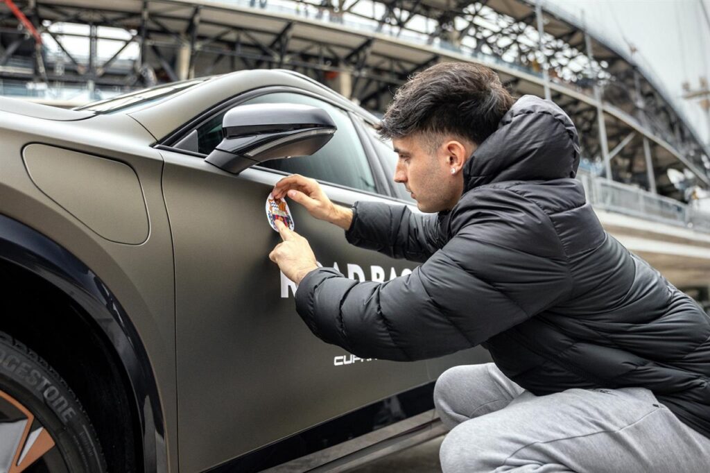 Cupra rafforza l’alleanza con il FC Barcelona con la campagna The Road Back Home