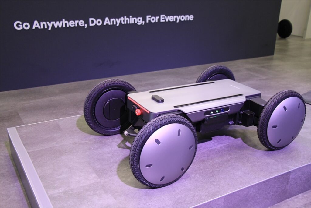 Hyundai MobED: debutta la piattaforma robotica autonoma presentata a iREX 2025 [FOTO e VIDEO]