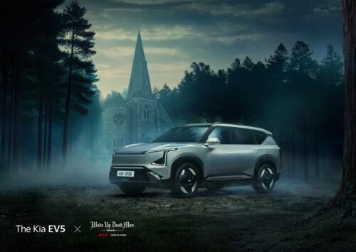 Kia EV5 protagonista nella nuova partnership globale con Netflix per il film “Wake Up Dead Man: A Knives Out Mystery”