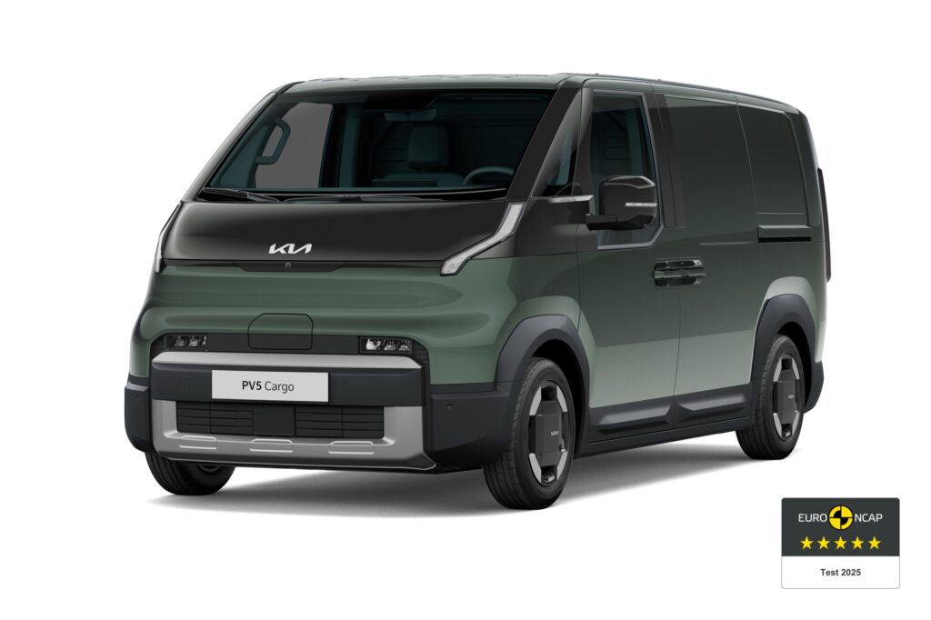 Kia PV5 Cargo conquista le 5 stelle Euro NCAP