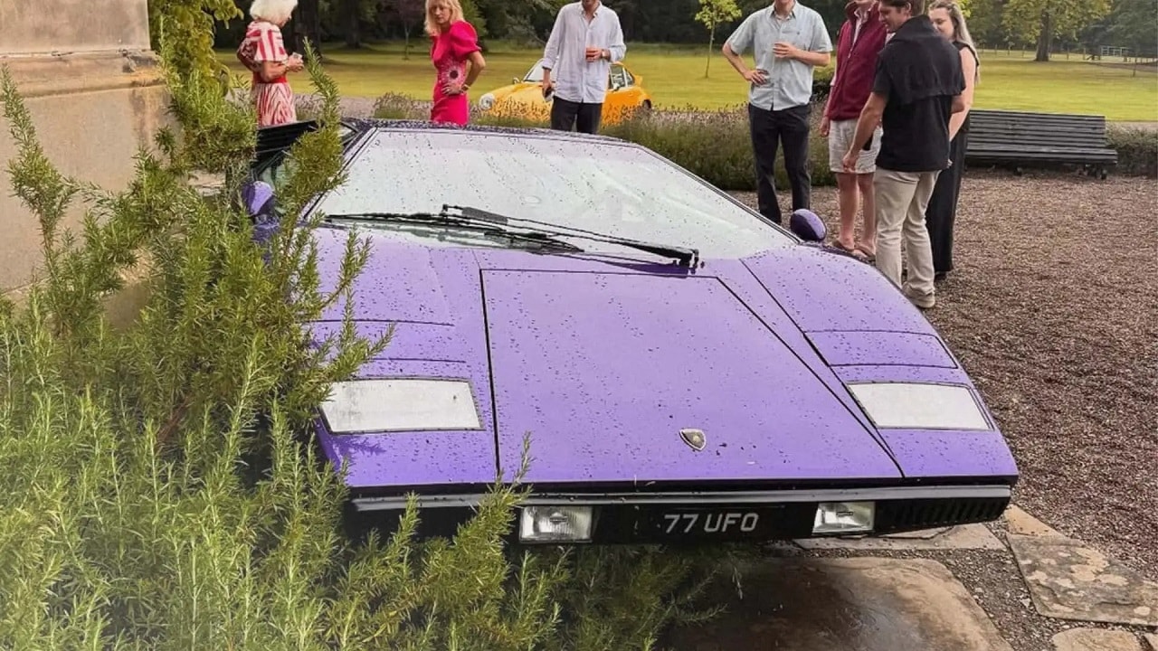Il mistero della Lamborghini stregata che in Scozia parte da sola nel cuore della notte