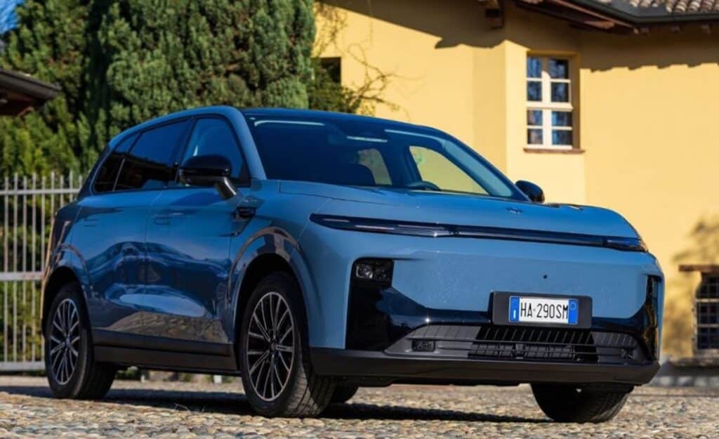 Leapmotor cresce ancora nel mercato italiano: a novembre record di 2.211 immatricolazioni e quota all’1,8%