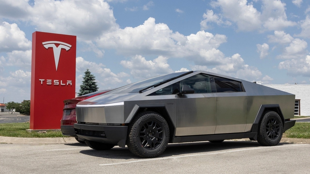 Tesla conferma: “Il Cybertruck non ha futuro in Europa”