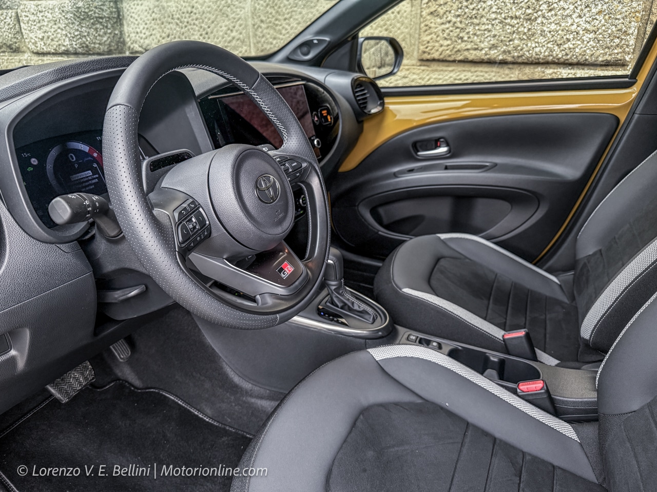 Toyota Aygo X Hybrid 2026 - Abitacolo