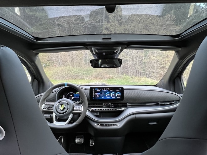 Abarth 500e, lo Scorpione elettrico punge il Car Var