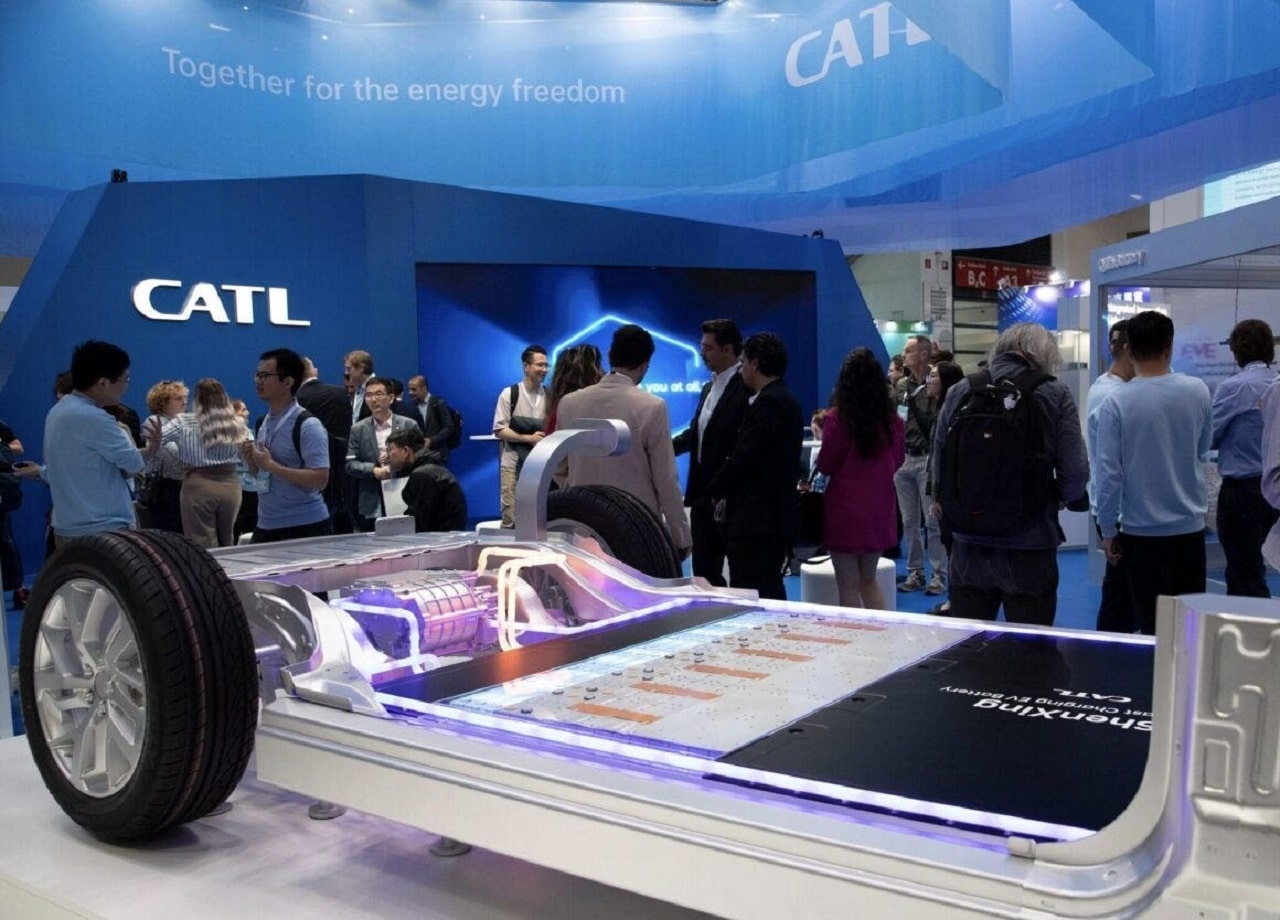 Auto elettriche: i cinesi sono avanti anche sulla longevità delle batterie