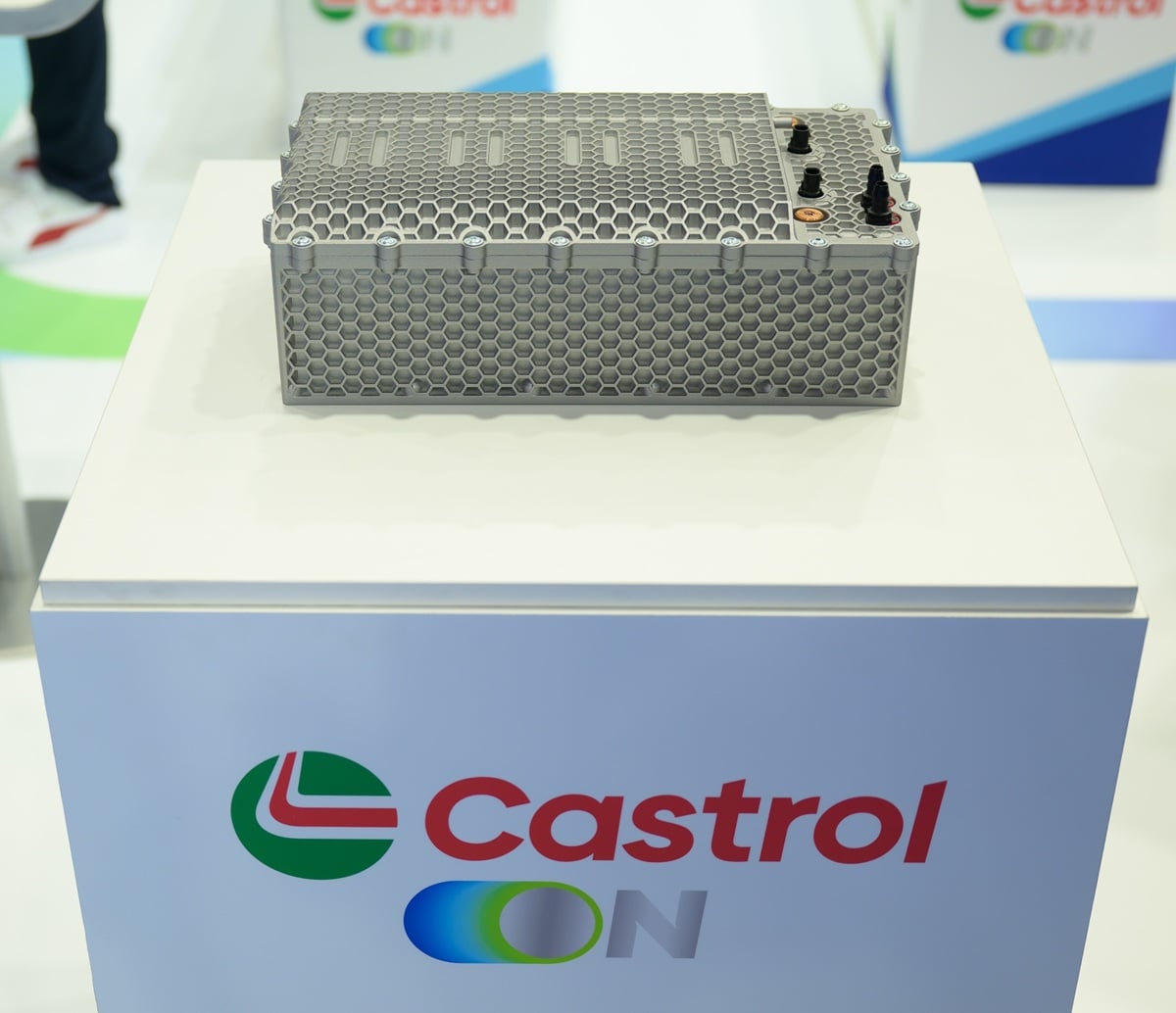 Castrol e LION Smart insieme per batterie EV di nuova generazione con raffreddamento diretto