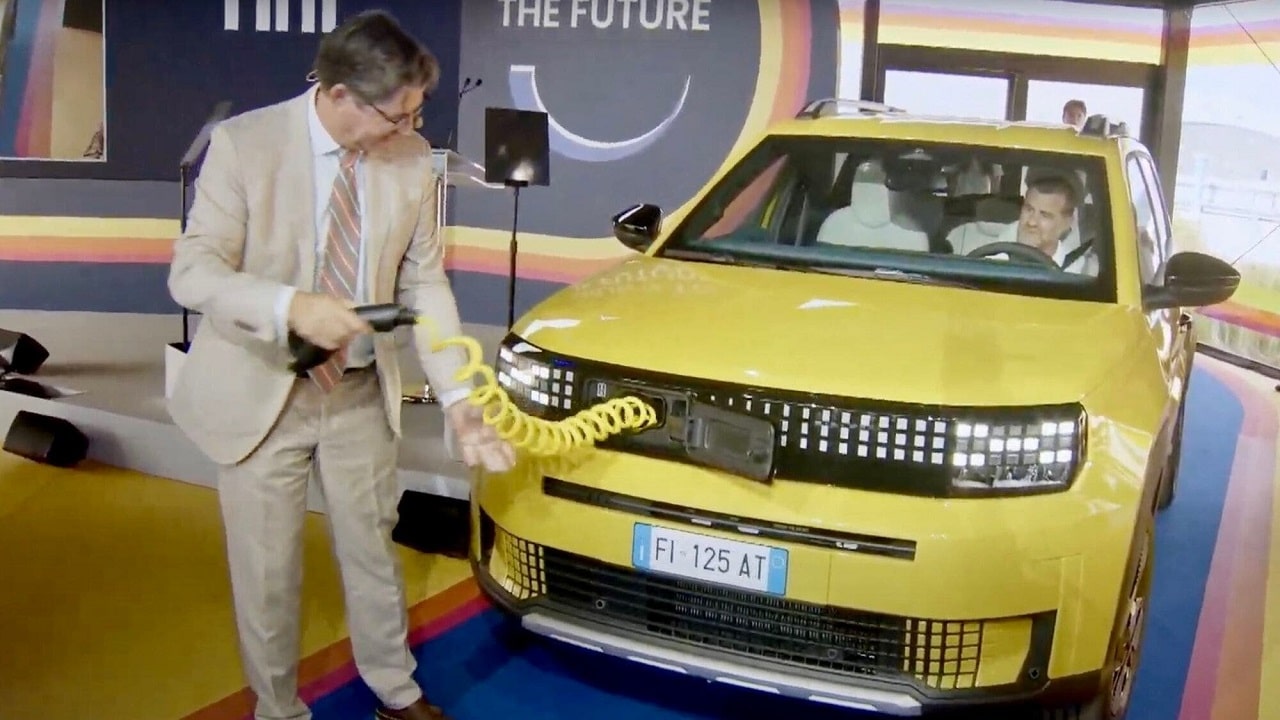 Fiat punta sulle auto economiche: “La nuova Panda costerà meno di 15.000 euro”