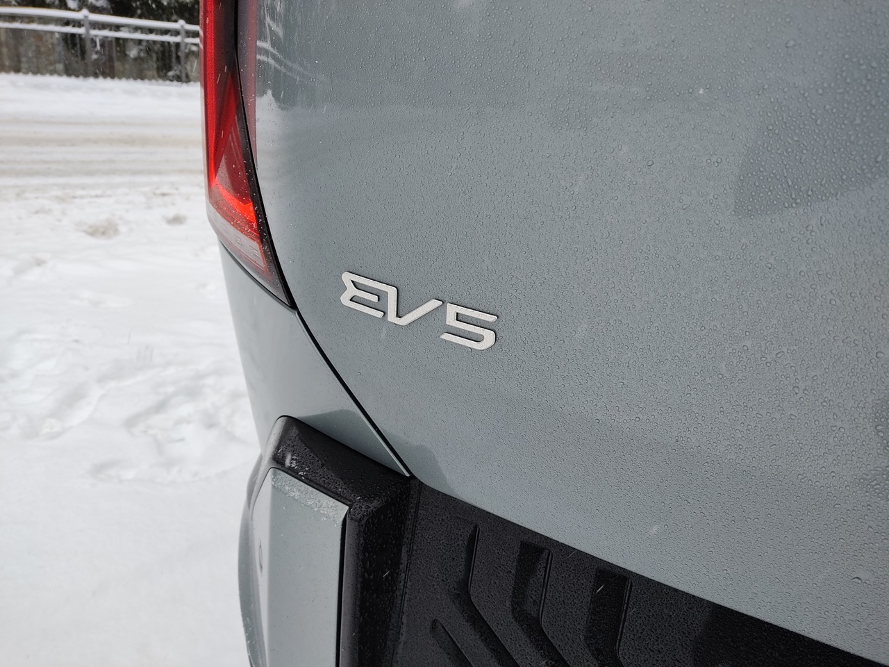 Kia EV5 2026: il SUV elettrico sulla neve a Courmayeur