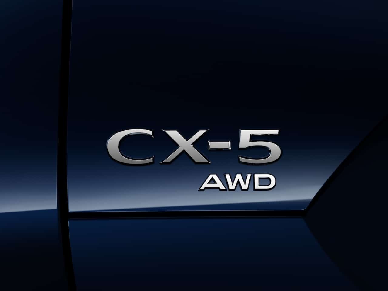 Mazda CX-5 2026: debutta il nuovo colore esterno Navy Blue